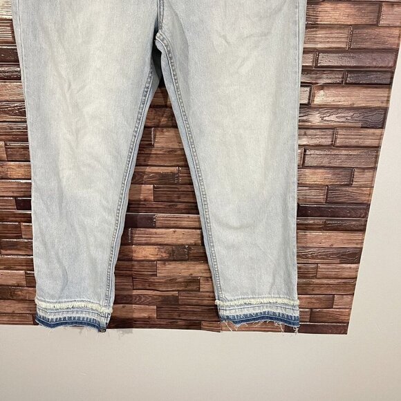 We The Free People Light Wash Raw Hem Straight Leg Ankle Jeans Sz 30 Button fly - Picture 3 of 7